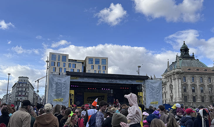 münchen narrisch Bühne auf dem Stachus (©foto: Martin Schmitz)